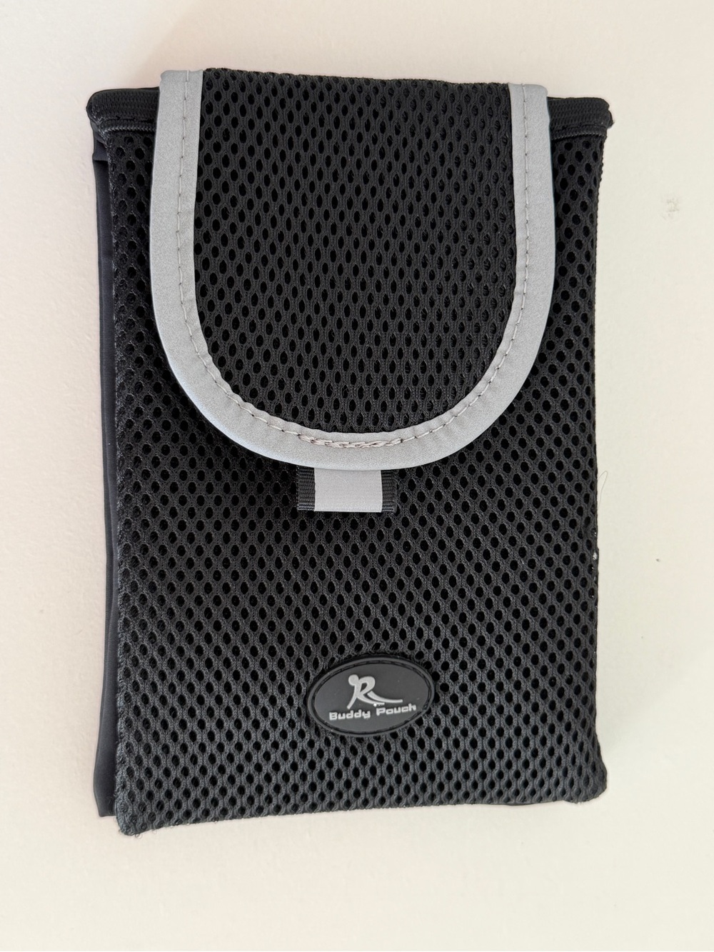 Running Buddy Magnetic Pouch Black Mesh